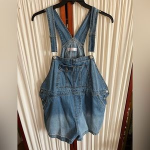 Juniors Plus size short overalls like new 3xl
